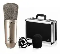 Behringer B1 em Music Store