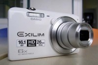Câmera Digital Casio EXILIM EX-ZS20